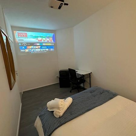 Small Cozy Private Bedroom Zone1 Londres Exterior foto